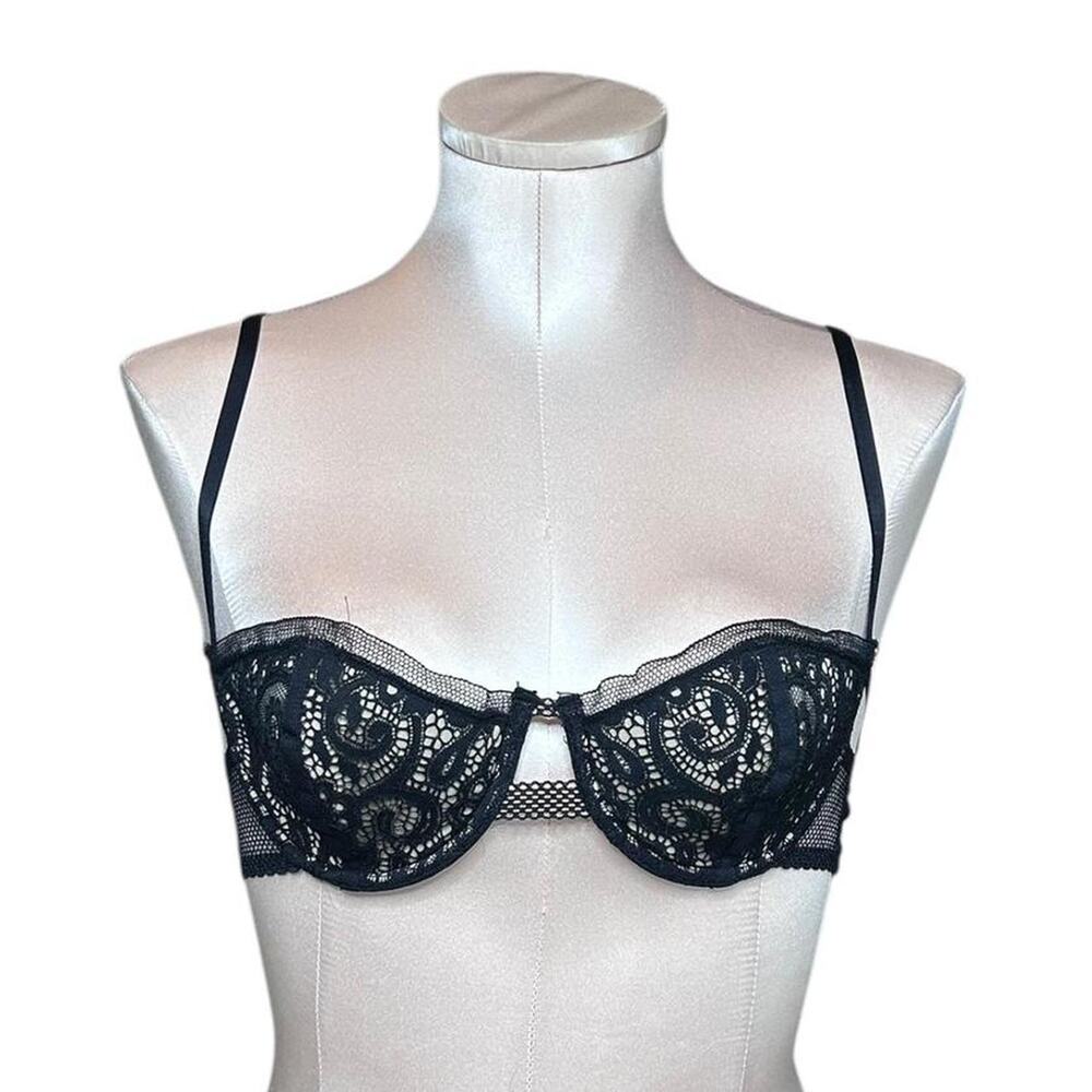 Super cute vintage Victoria’s Secret bra!